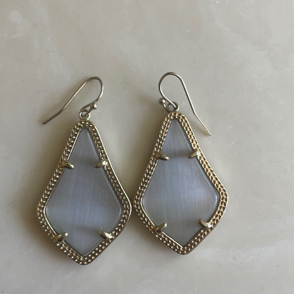 Used Kendra Scott drop earrings